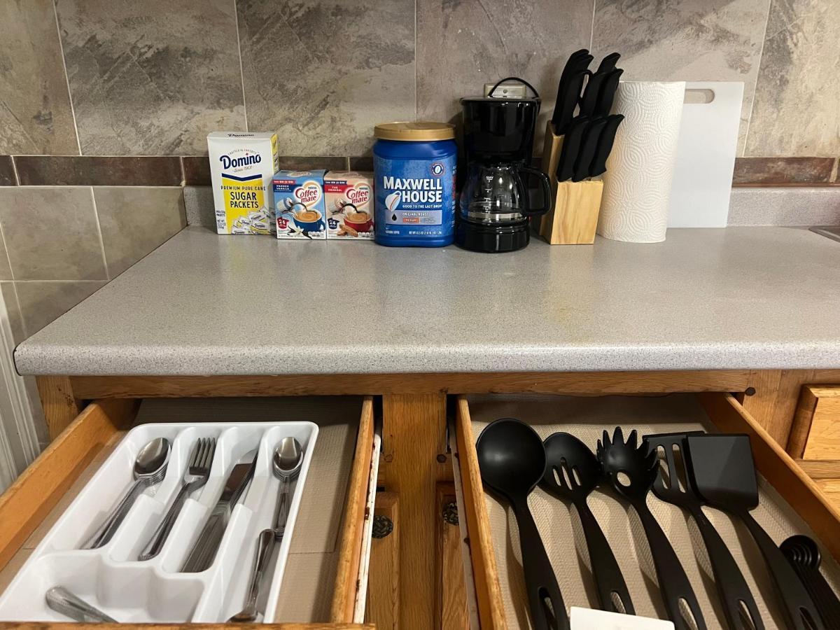 Lovely Three Bedroom Apartment Near Jersey City And Newyork Linden Exteriör bild