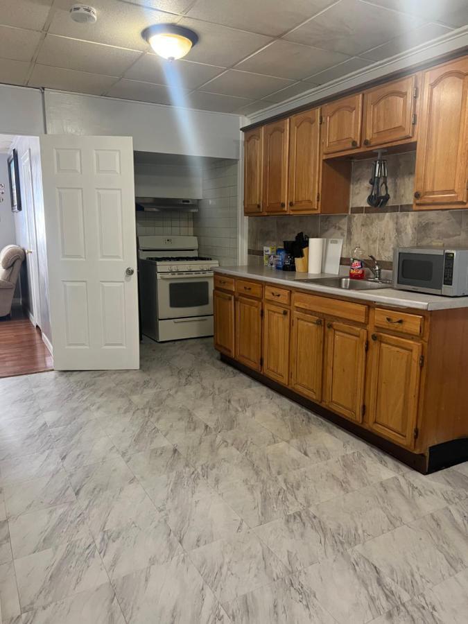Lovely Three Bedroom Apartment Near Jersey City And Newyork Linden Exteriör bild